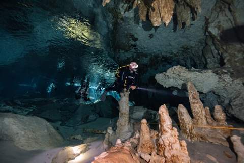 Dos Ojos cenote diving