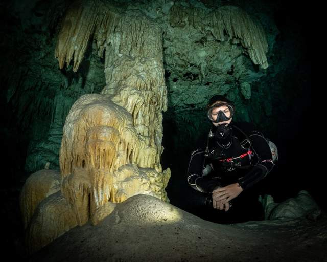 Haloclinas, rayos de luz y sulfuro de hidrógeno: La ciencia detrás del buceo en cenotes
